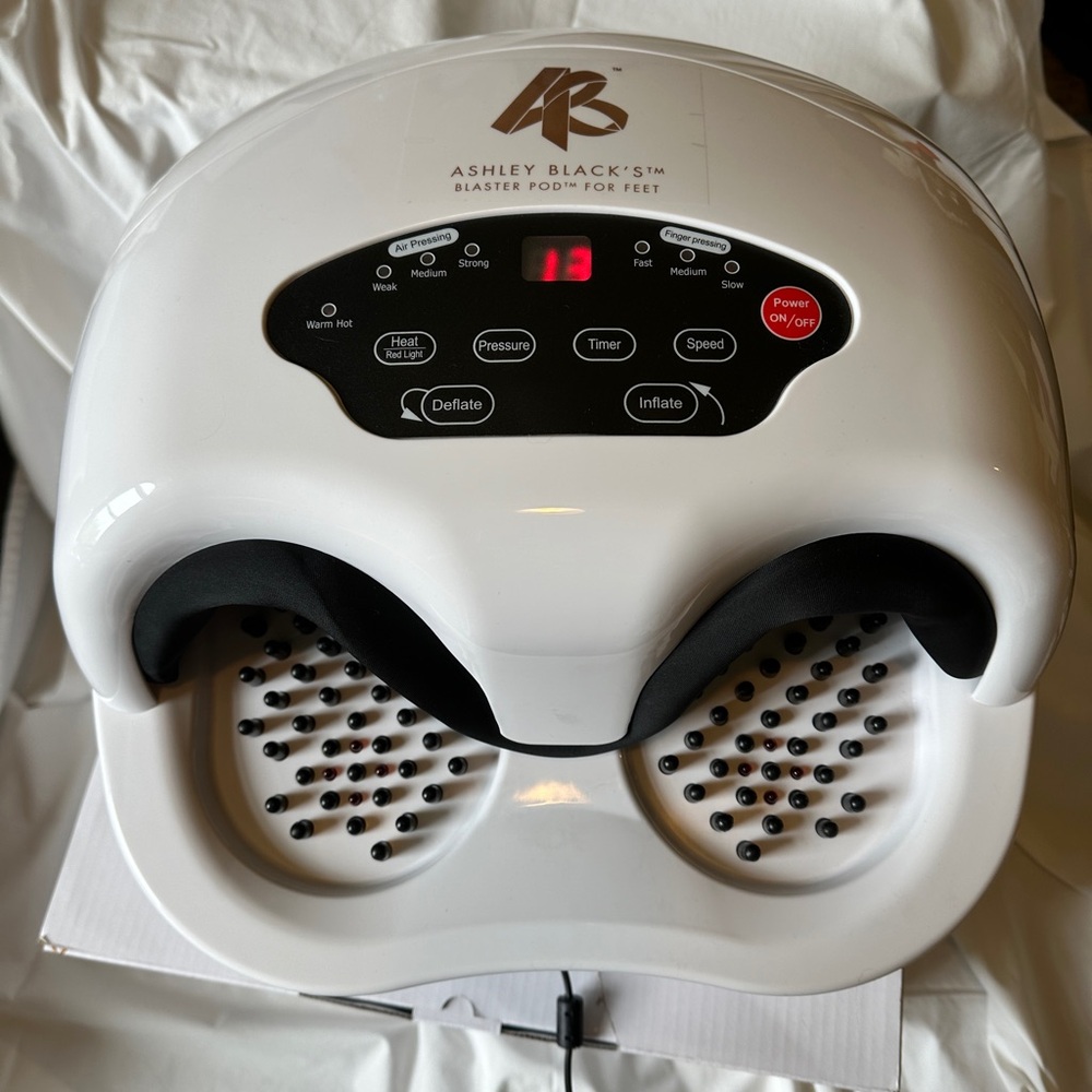 ASHLEY BLACK BLASTER POD FOR FEET *in box